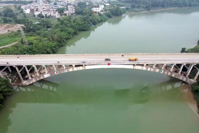 新闻资讯百色公路部门：运用“四新”技术 促进公路养护提质增效